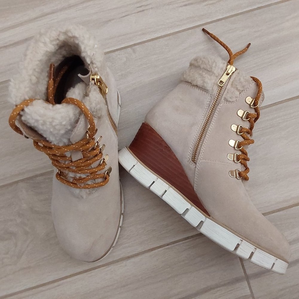 Diba True Beige Suede Platform Wedge Lace Up Ankle Bootie Flats. Size 9M